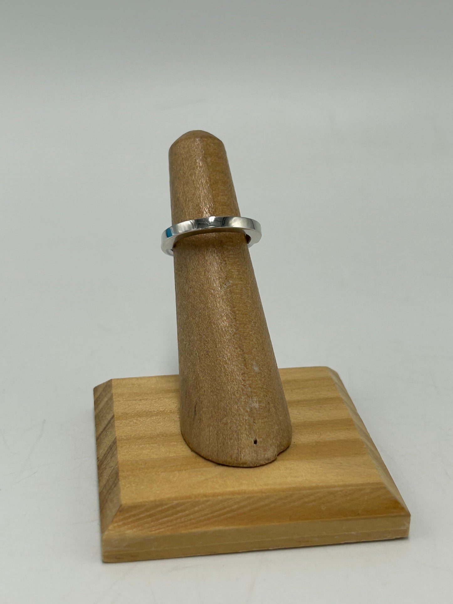 Tiffany & Company 18K Lock Luxury Ring, Size 5.5