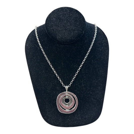 Necklace Pendant By Clothes Mentor In Silver