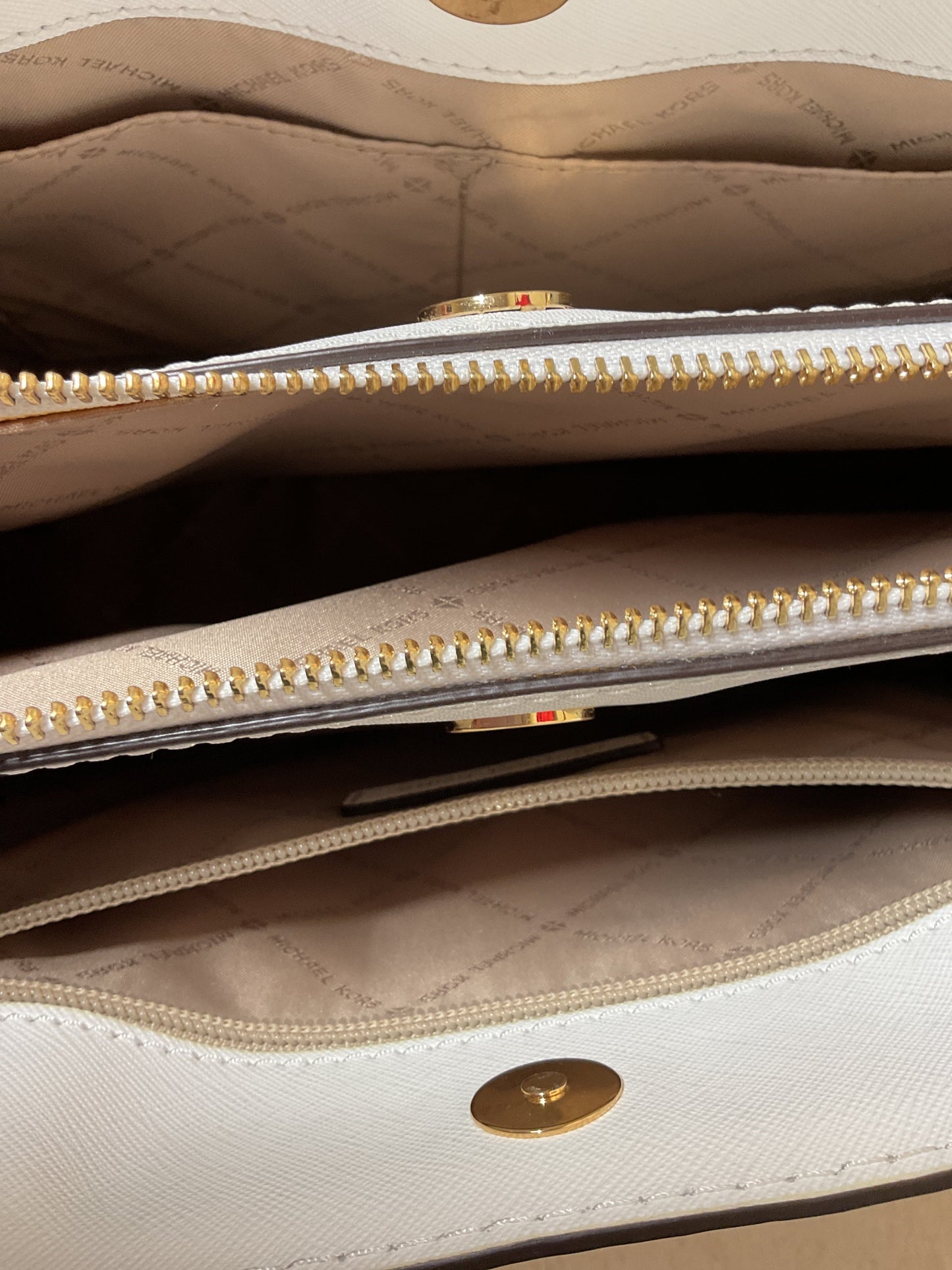 Handbag Designer By Michael Kors In White, Size:Medium