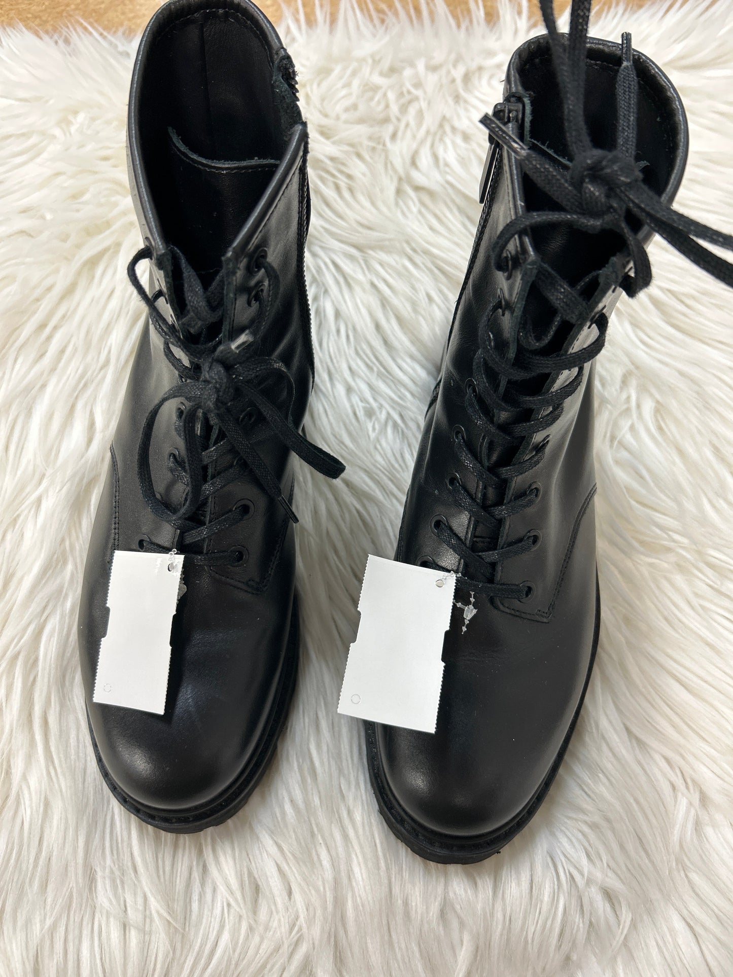 Boots Ankle Flats By Clothes Mentor In Black, Size:8.5