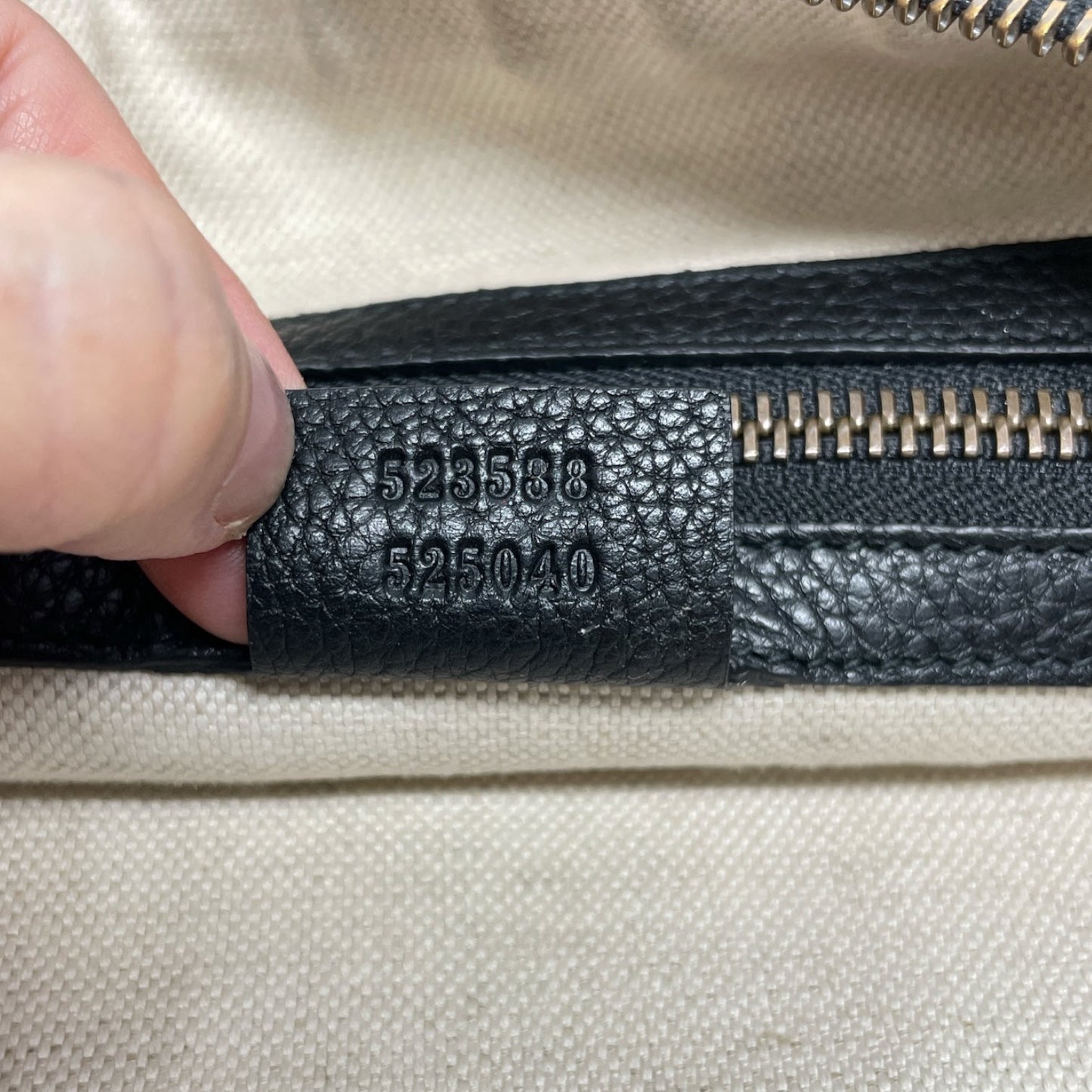 Crossbody Luxury Designer By Gucci, Size: Large