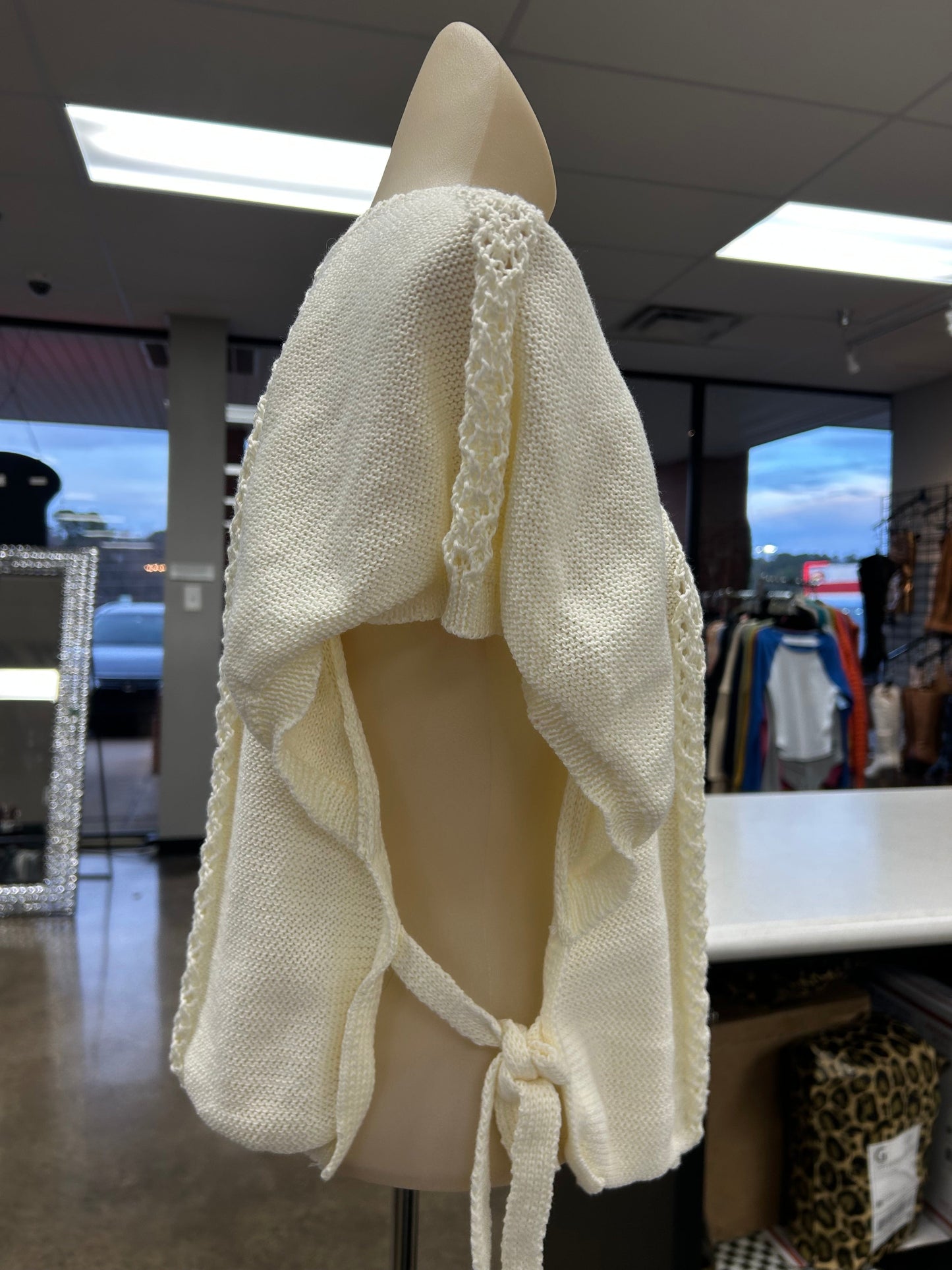 Sweater Ss By Clothes Mentor In Cream, Size:S