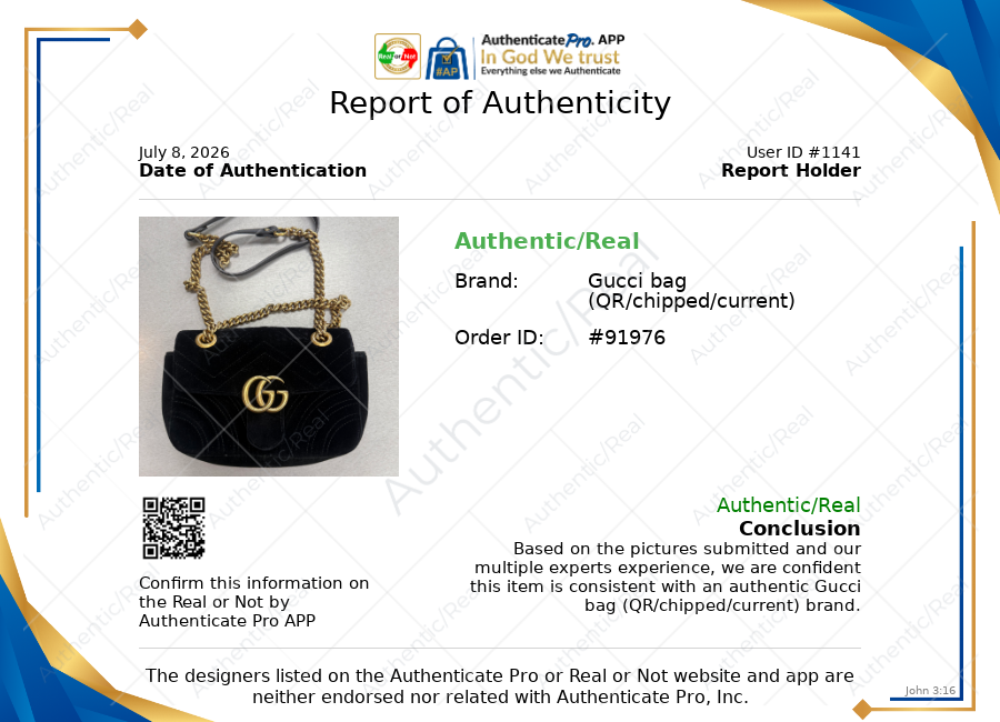 Crossbody Luxury Designer By Gucci In Black & Gold, Size:Small