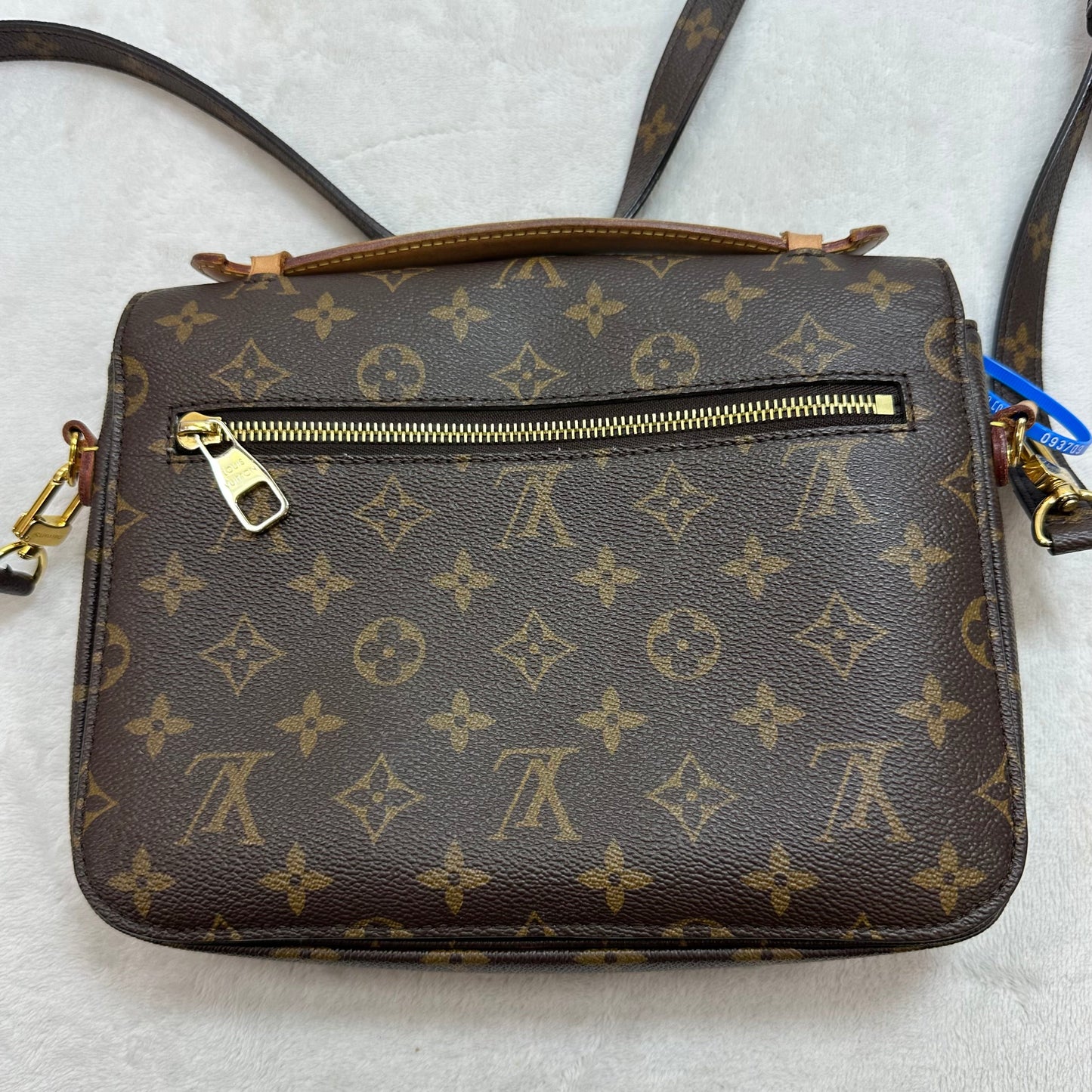 Pochette Métis Handbag Luxury Designer By Louis Vuitton, Size: Large