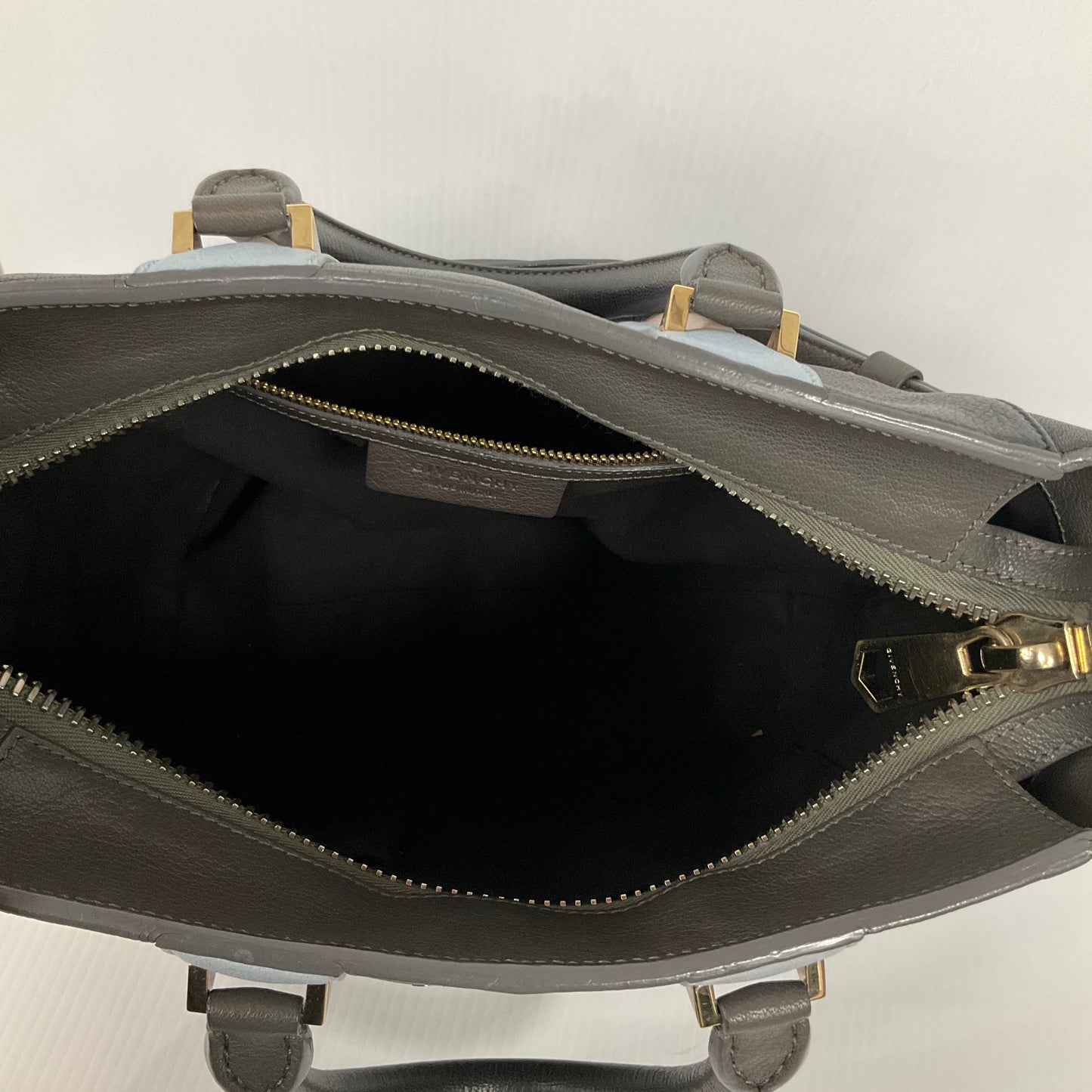 Handbag Luxury Designer By Givenchy, Size: Medium