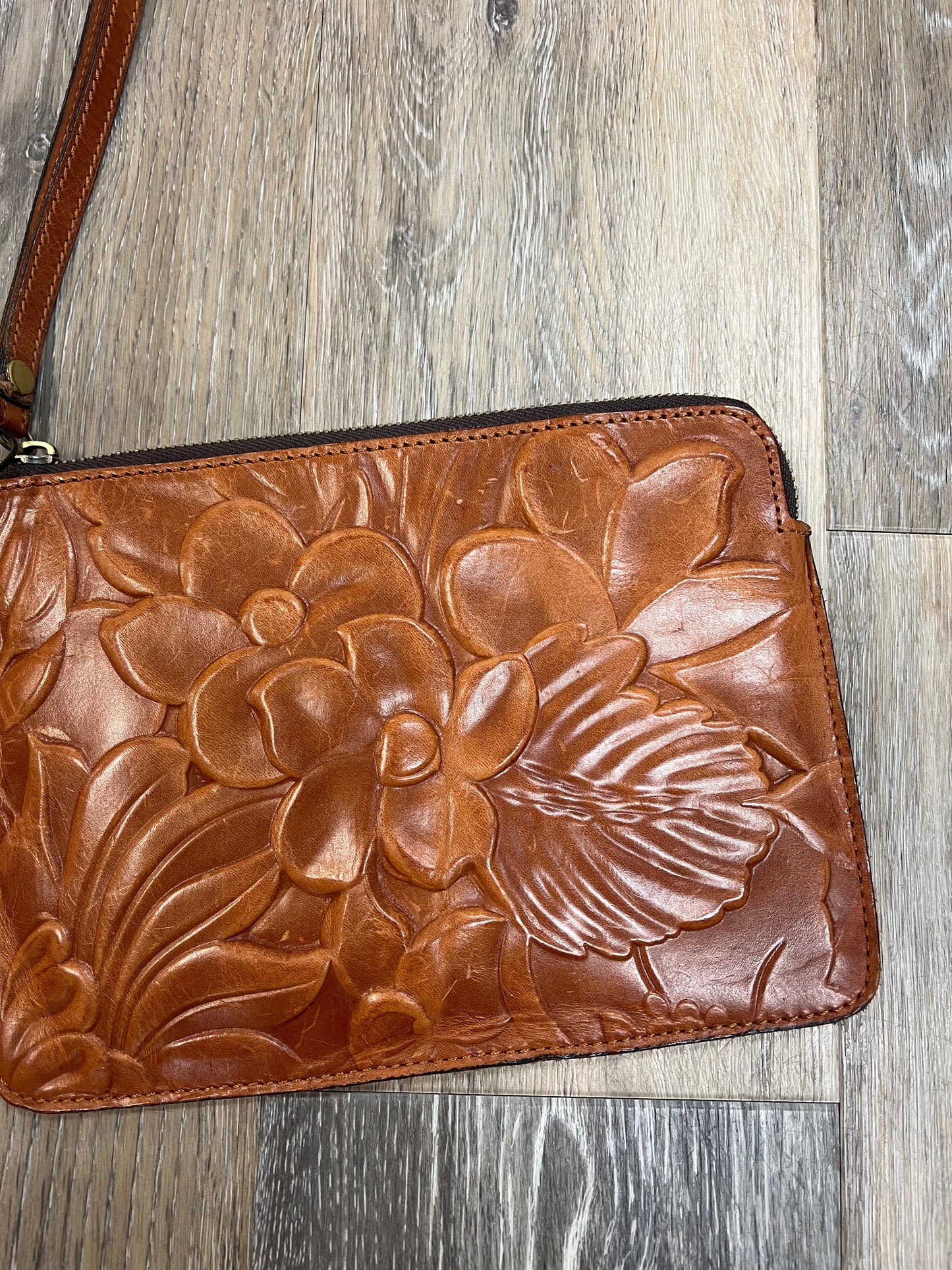 Wristlet Designer By Patricia Nash, Size: Medium