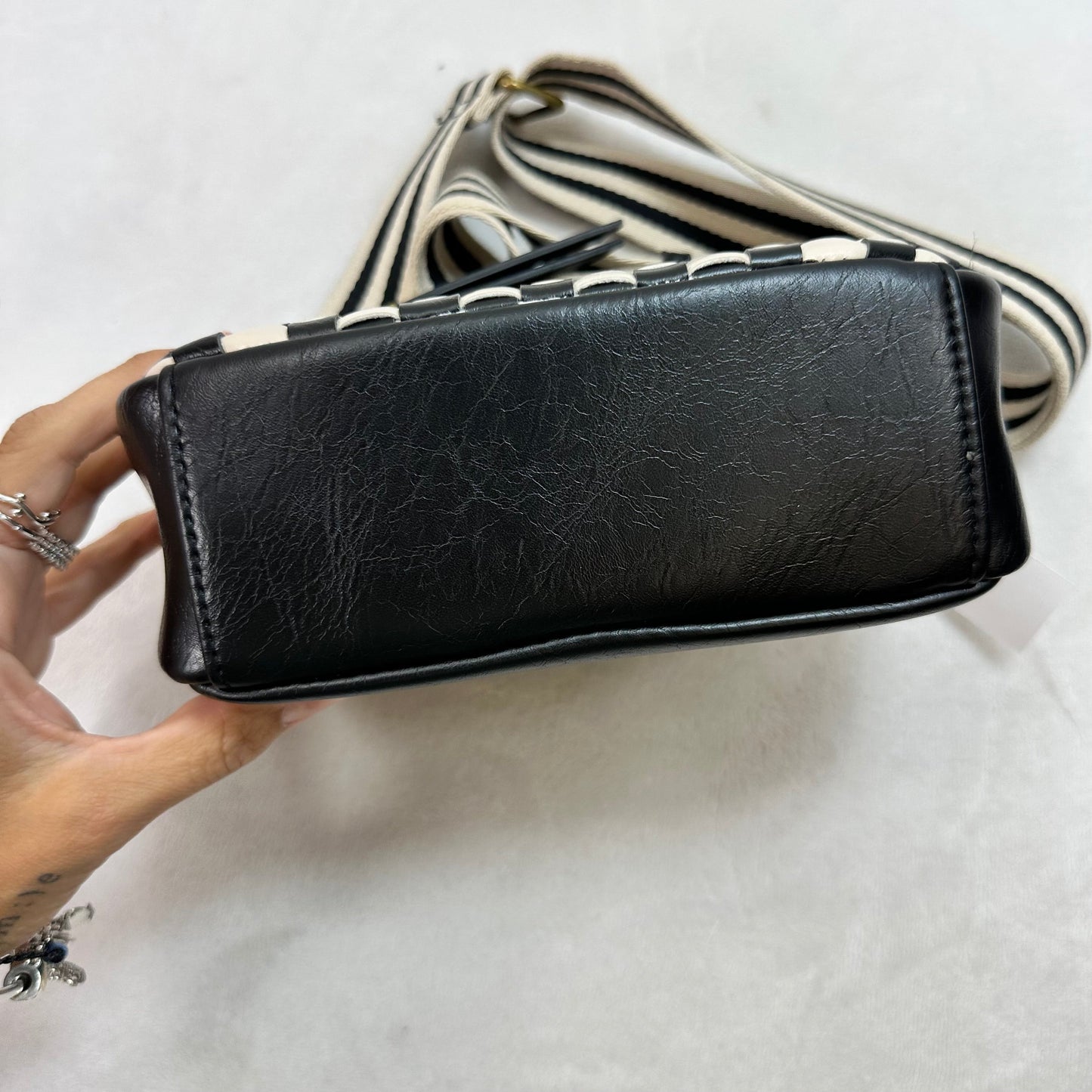 Crossbody By Universal Thread, Size: Small