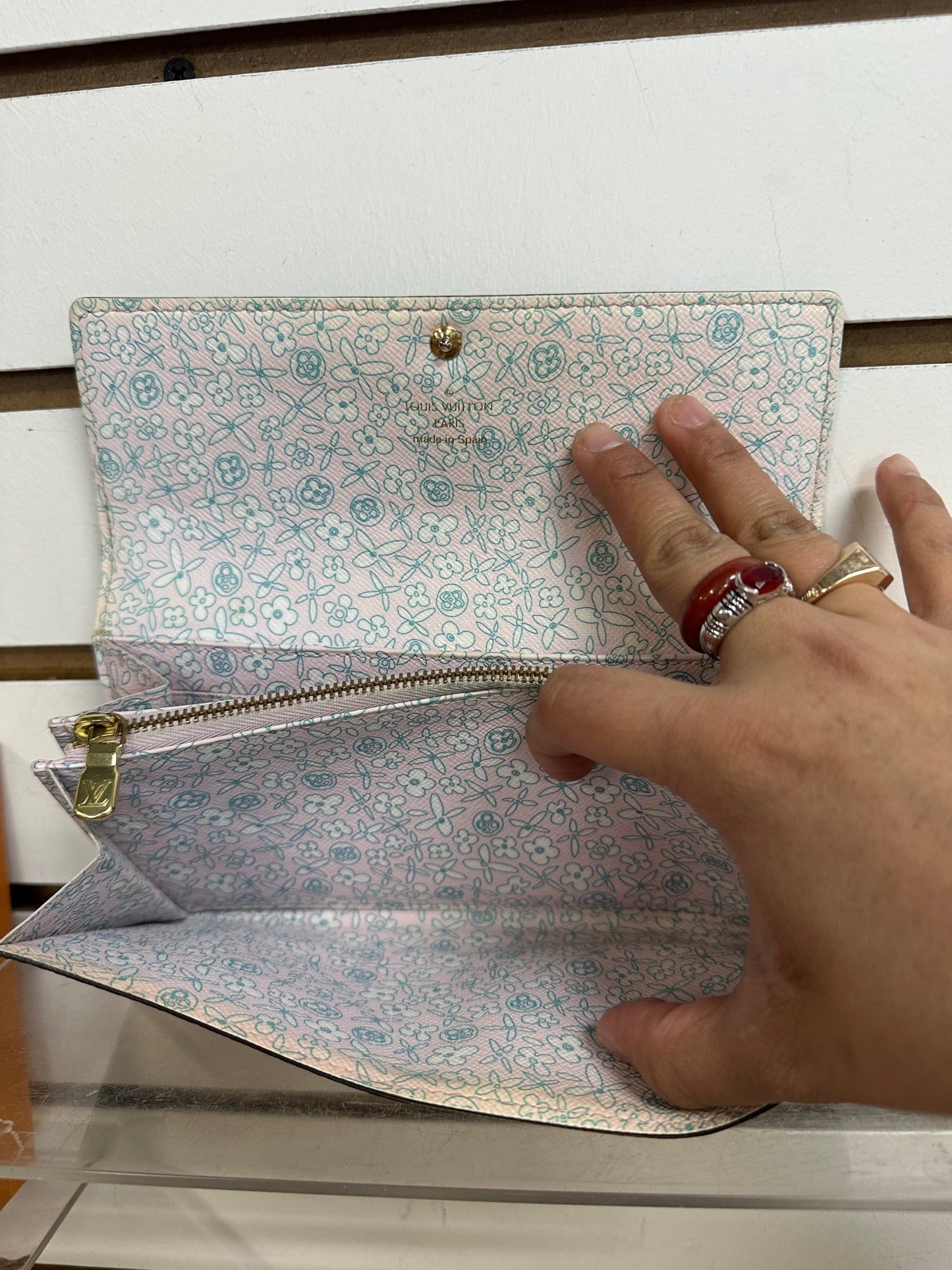 Wallet Luxury Designer By Louis Vuitton, Size: Medium