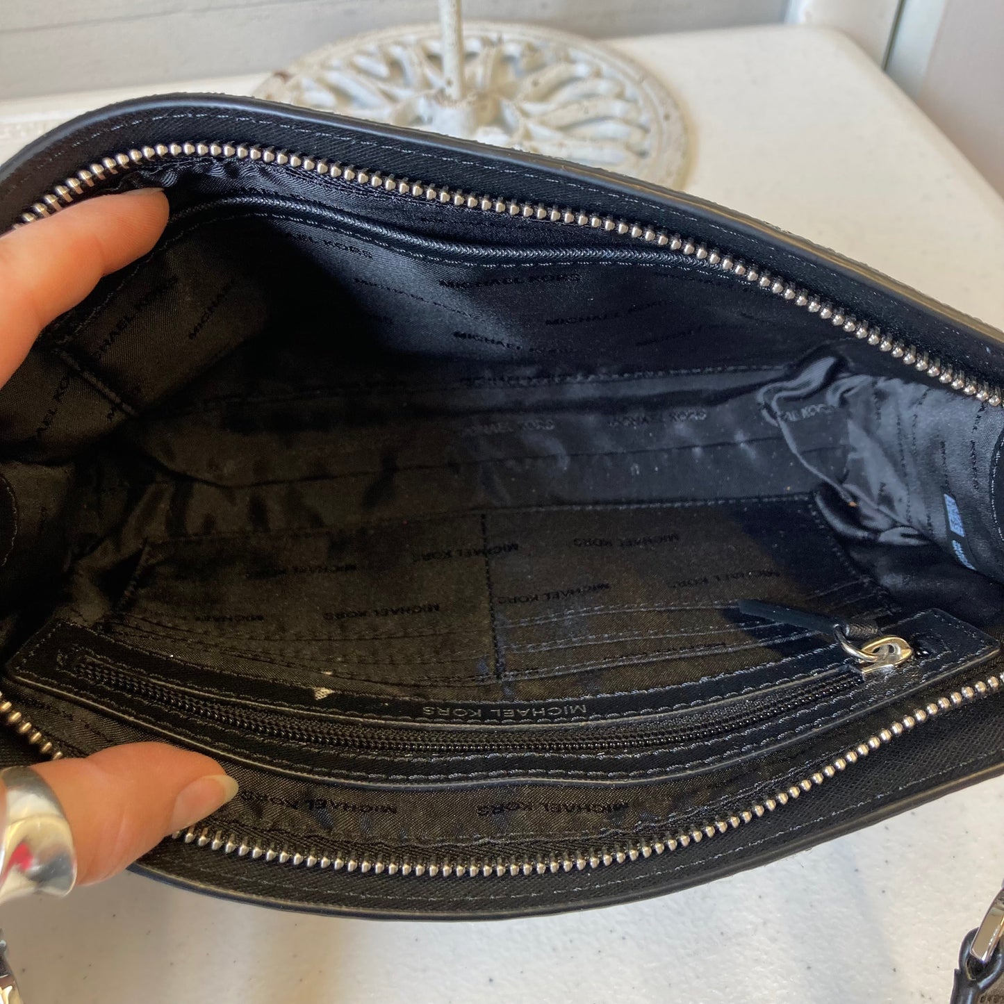 Handbag Designer By Michael Kors In Silver, Size:Small