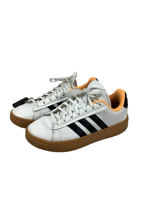 Shoes Sneakers By Adidas In White, Size: 7