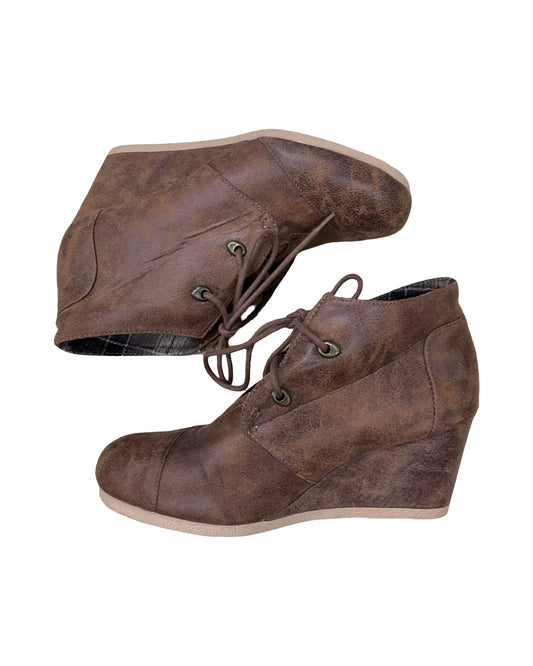 Boots Ankle Heels By Maurices In Brown, Size:8