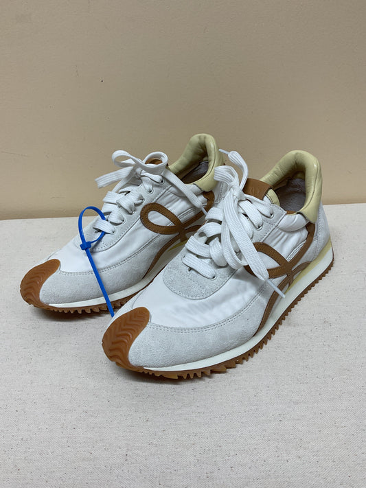 Shoes Luxury Designer By Loewe In Tan & White, Size:37