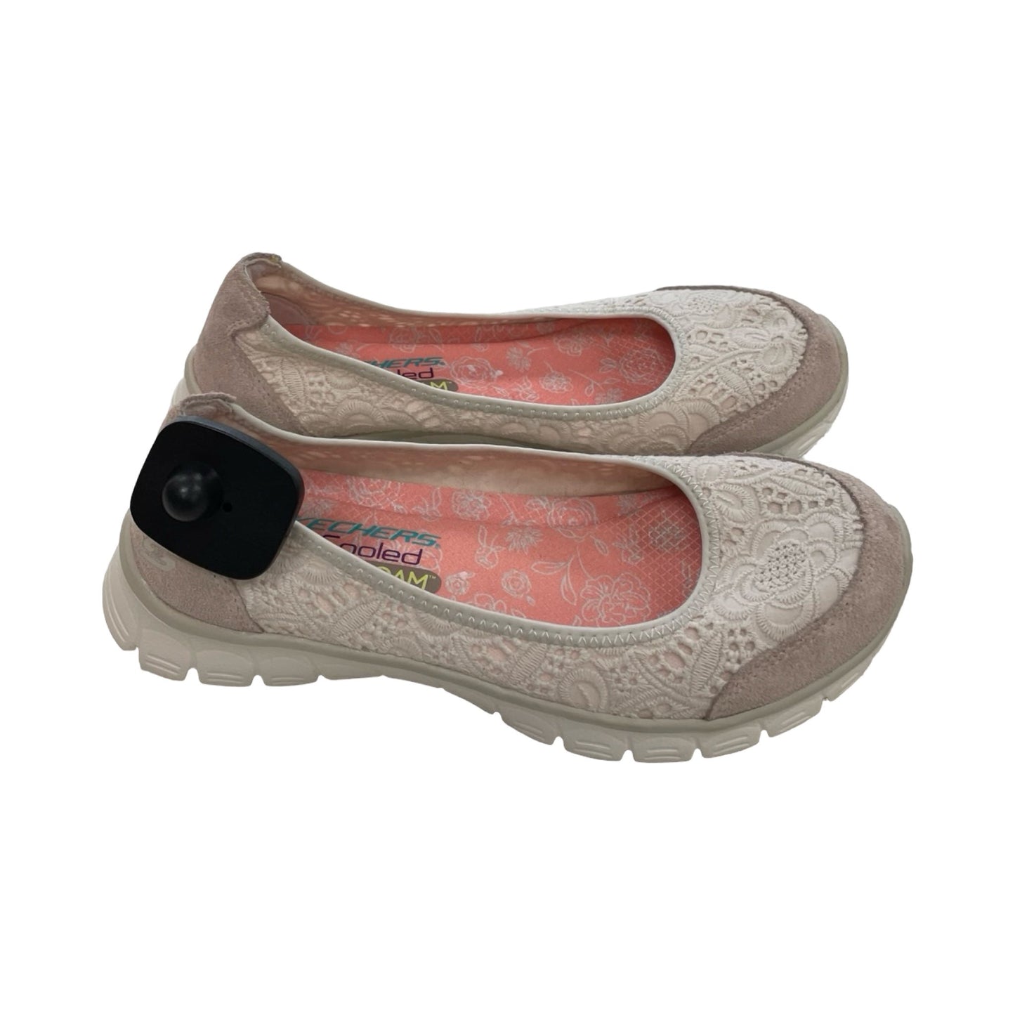 Shoes Flats By Skechers In Cream, Size:7