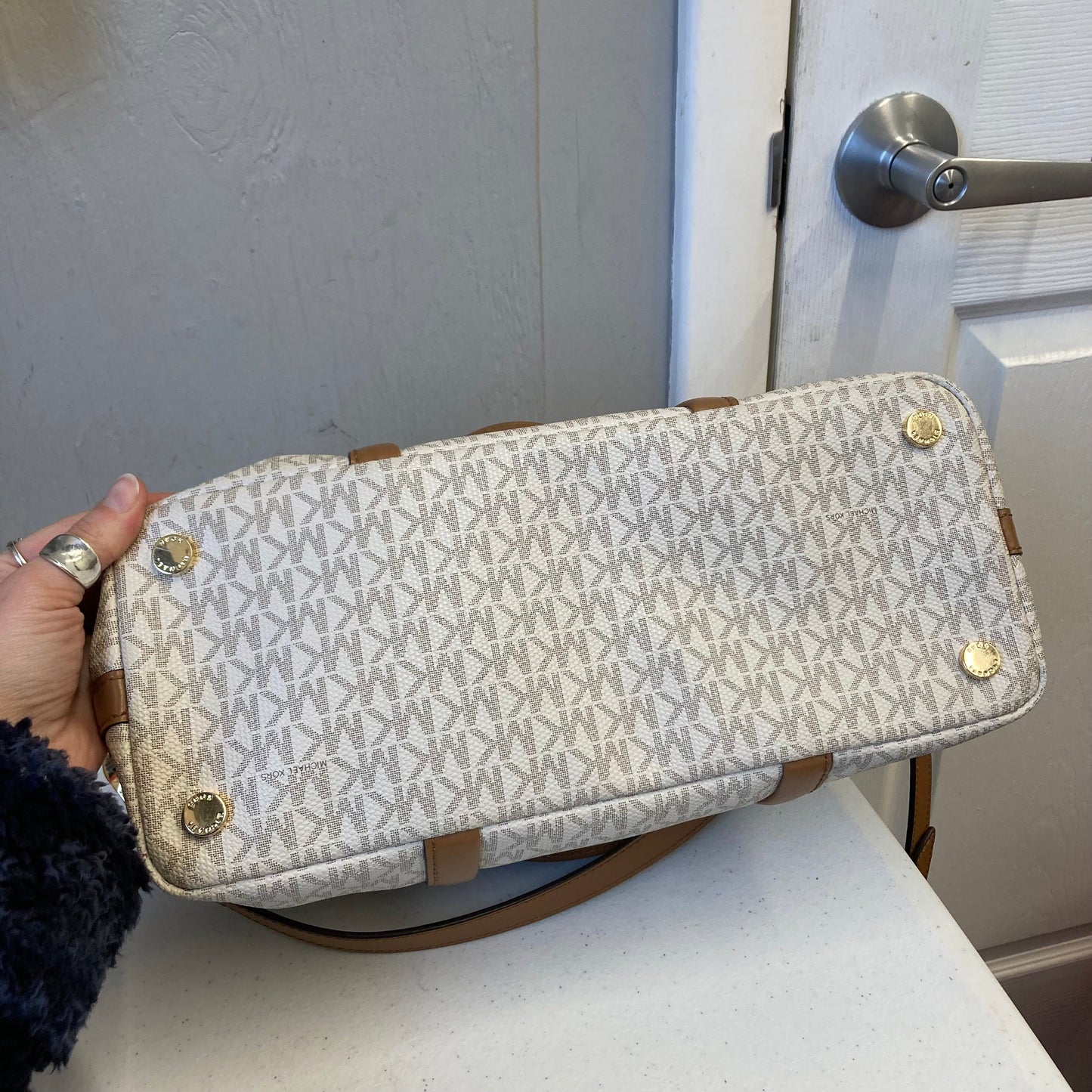 Handbag Designer By Michael Kors In Cream, Size:Medium