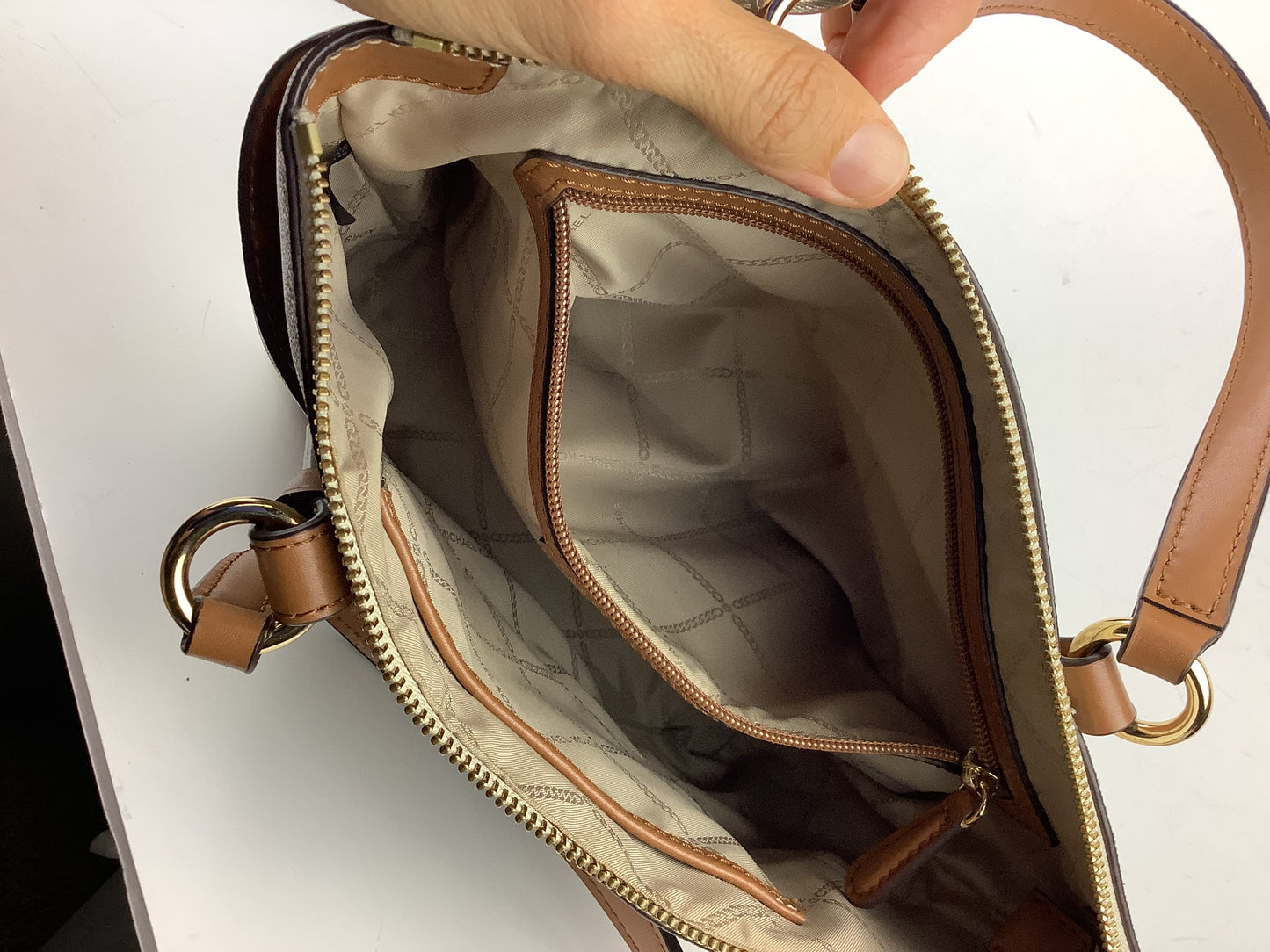 Handbag Designer By Michael Kors, Size: Medium