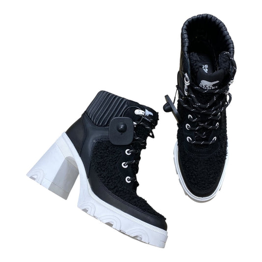 Boots Designer By Sorel In Black & White, Size:7.5
