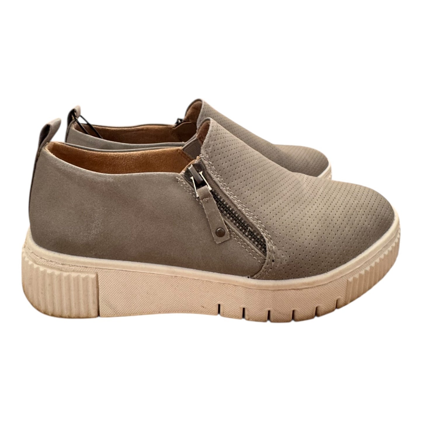 Shoes Sneakers By SOUL NATURALIZER In Grey, Size:7