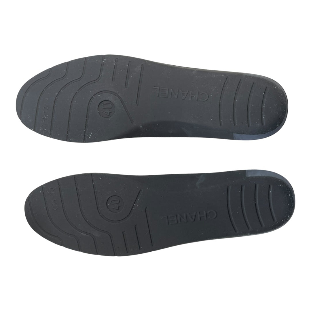 Shoes Luxury Designer By Chanel In Black & White w/ Box Size: 39.5