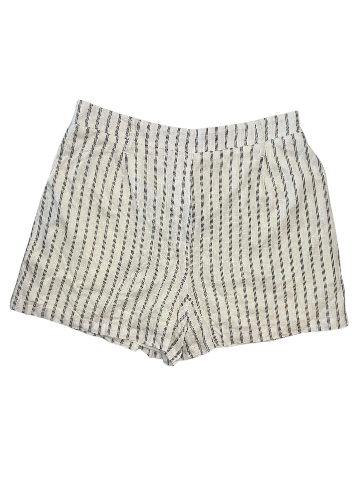 Shorts By Staccato In White, Size:Xl