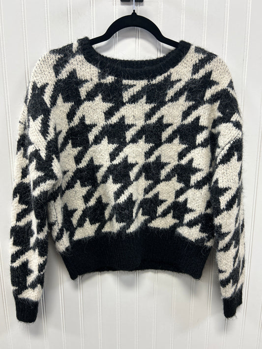 Sweater By Express In Black & Cream, Size:M