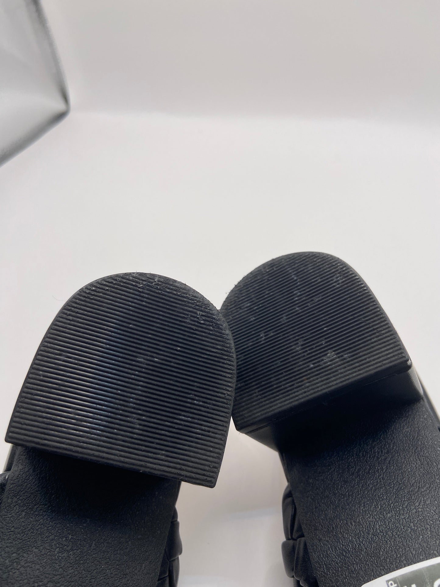 Sandals Heels Block By Clothes Mentor In Black, Size: 8.5