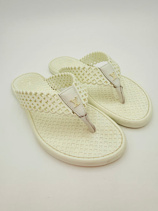 Sandals Luxury Designer By Louis Vuitton In White, Size:5