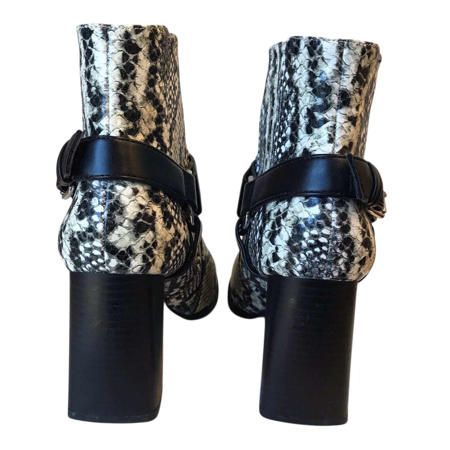 Boots Ankle Heels By Bcbgeneration In Black & White, Size:8