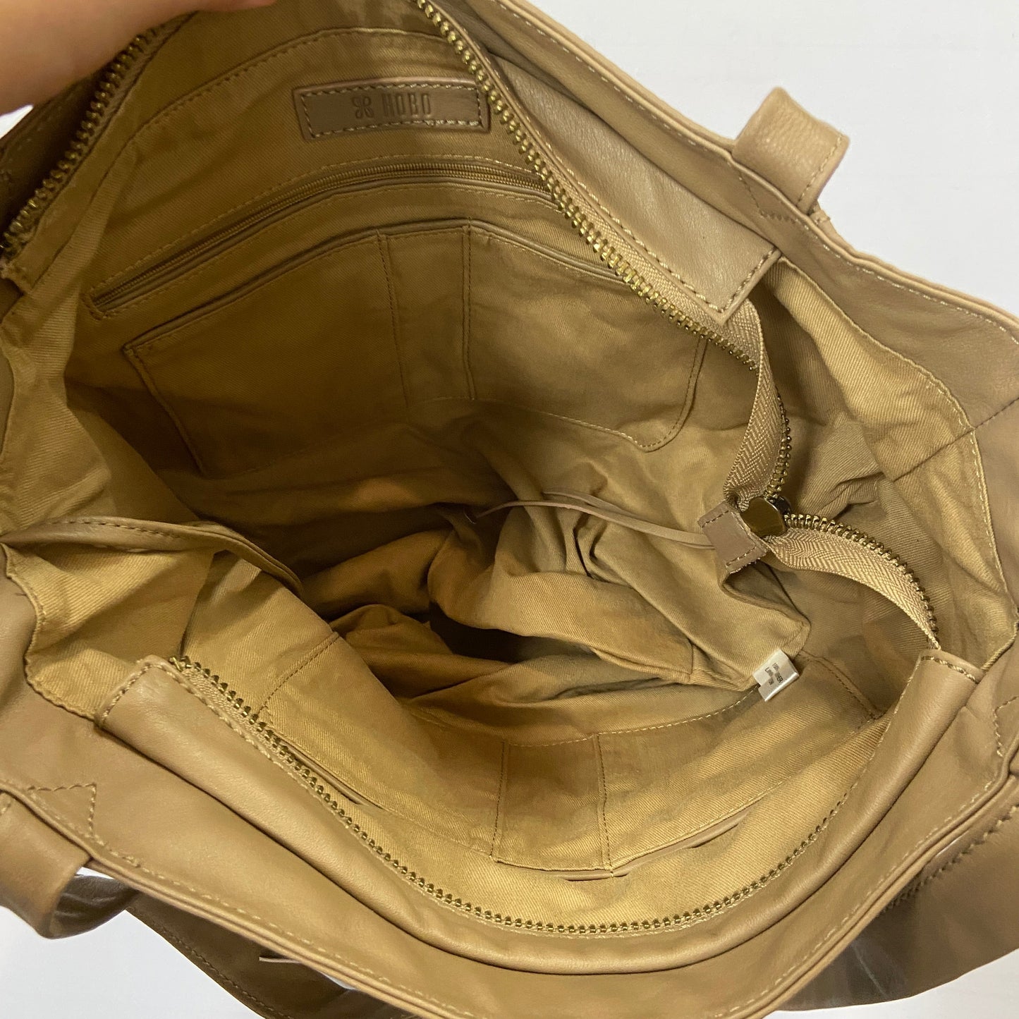 Handbag Leather By Hobo Intl, Size: Medium
