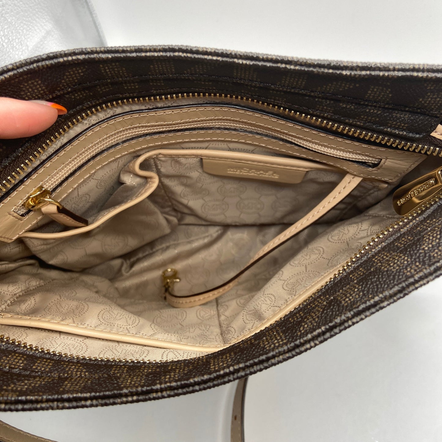 Crossbody Designer By Michael By Michael Kors, Size: Medium