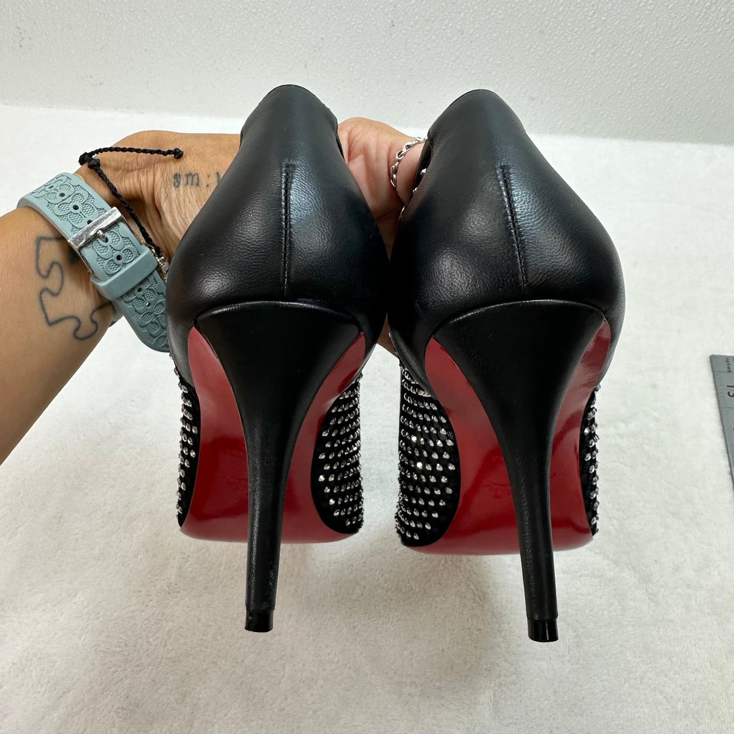 Shoes Luxury Designer By Christian Louboutin In Black, Size: 9.5