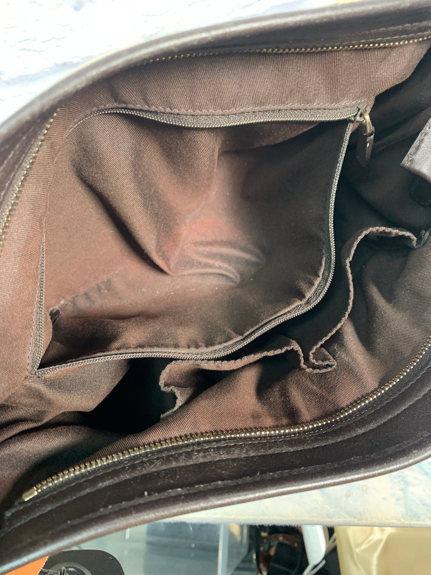 Handbag Luxury Designer By Gucci, Size: Medium