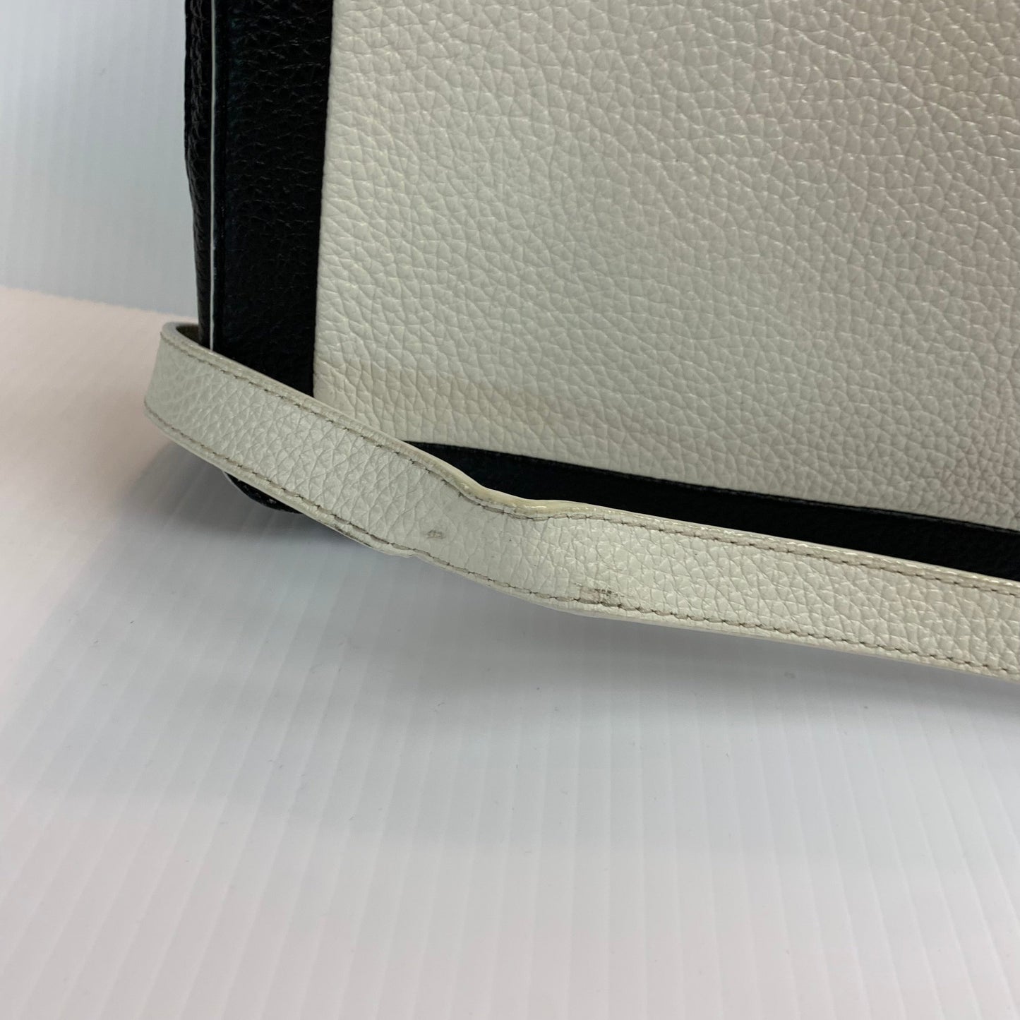 Crossbody Luxury Designer By Marc Jacobs, Size: Small