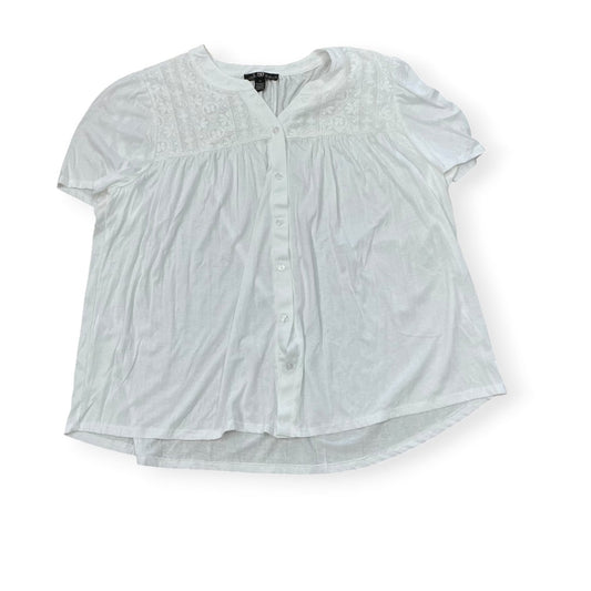 Blouse Ss By Clothes Mentor In White