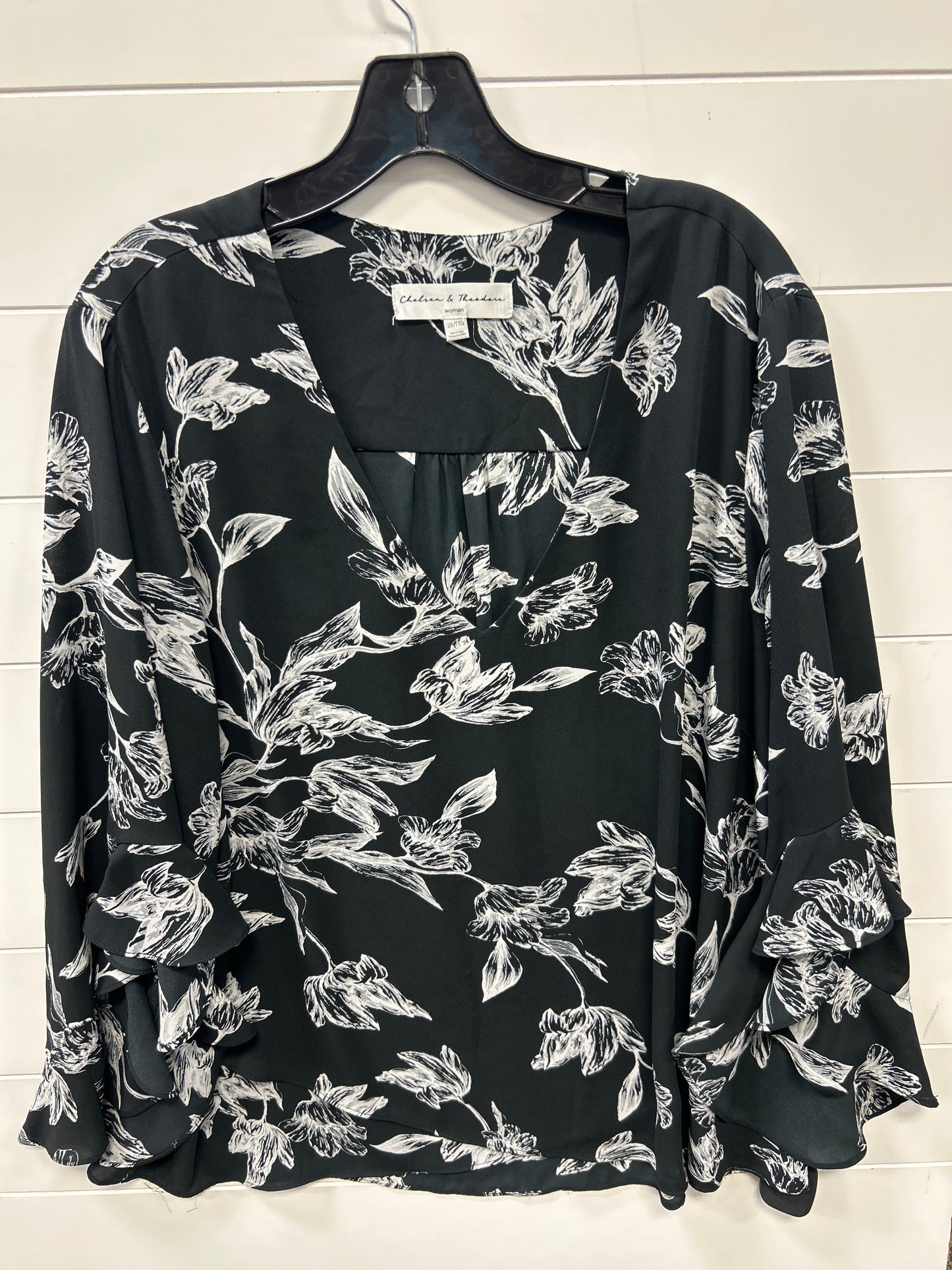 Top Ls By Chelsea And Theodore In Black, Size:2X