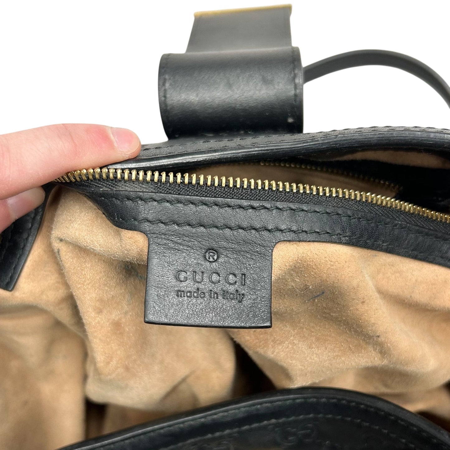 Handbag Luxury Designer By Gucci, Size: Medium