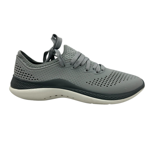 Shoes Athletic By Crocs In Grey, Size:9