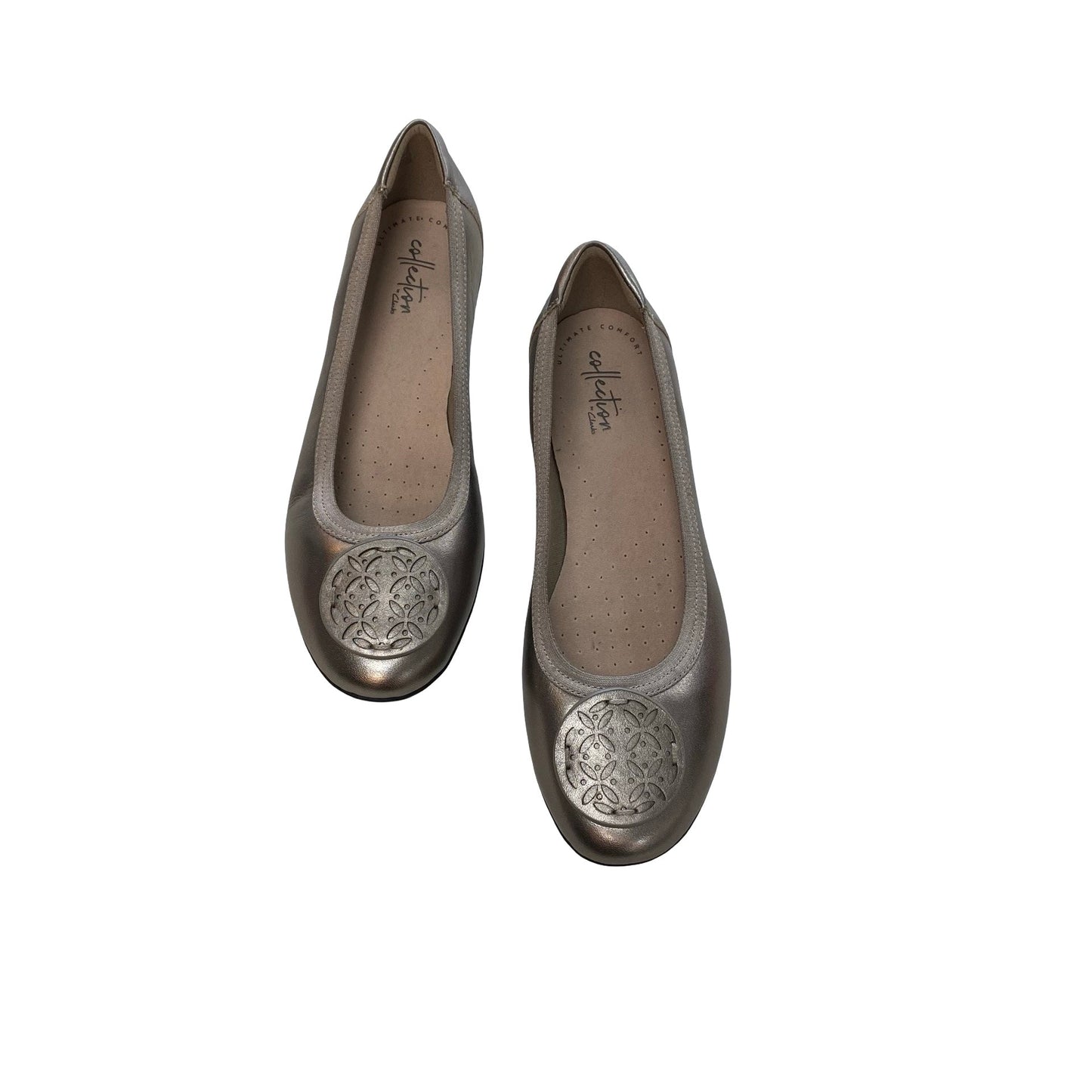 Shoes Flats By Clarks In Silver, Size:7