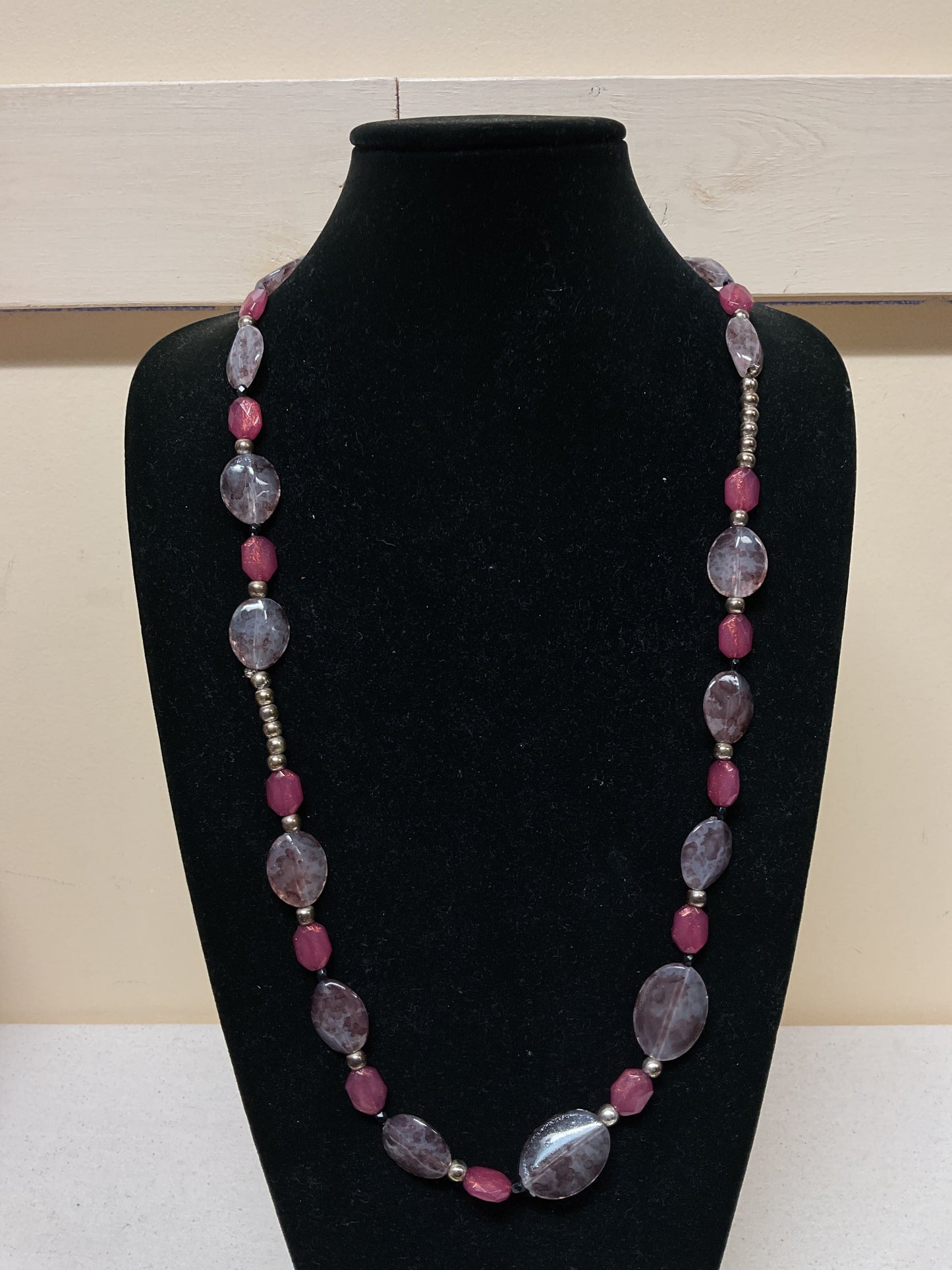 Necklace Other By Clothes Mentor In Purple