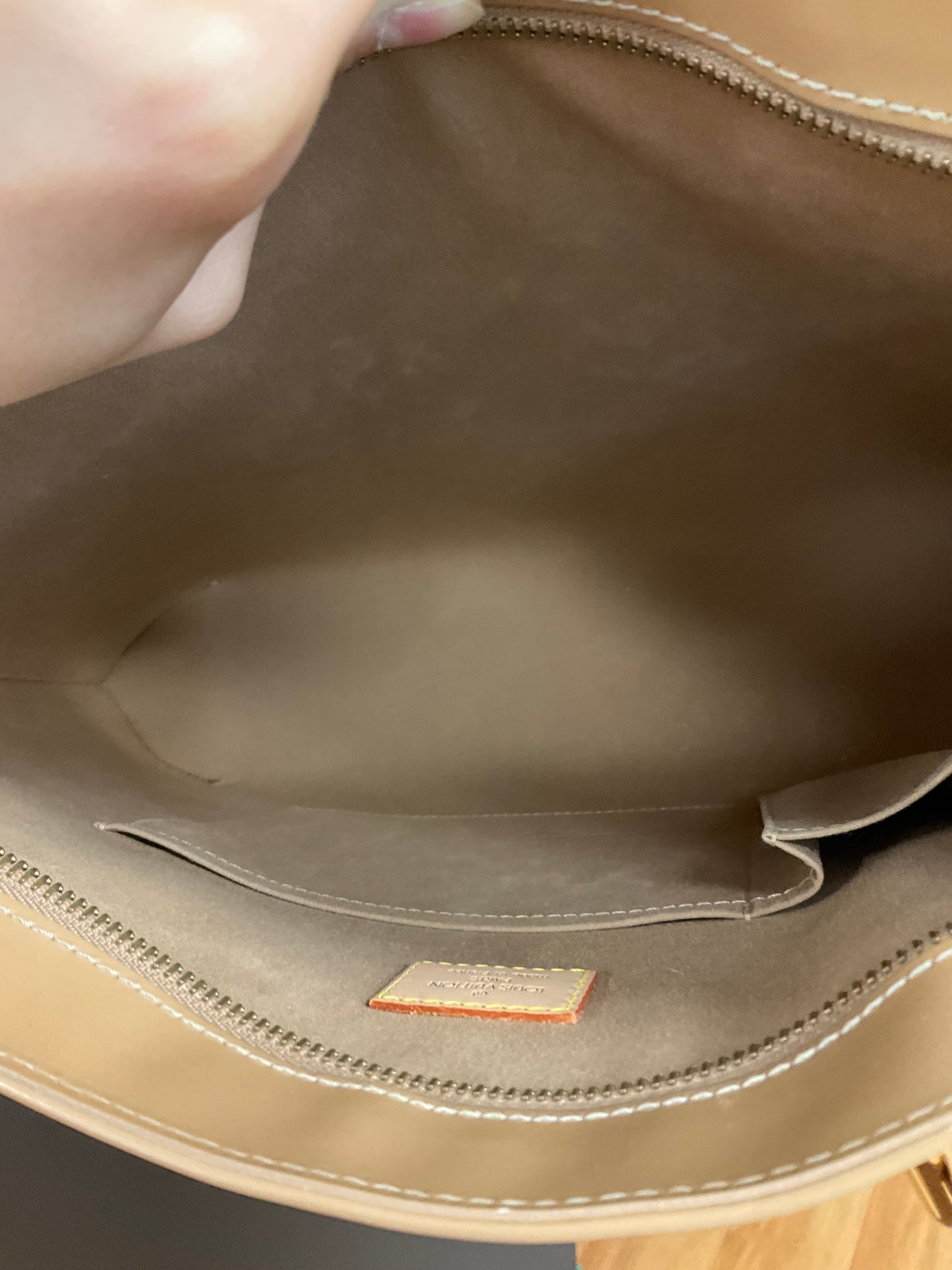 Handbag Luxury Designer By Louis Vuitton, Size: Large