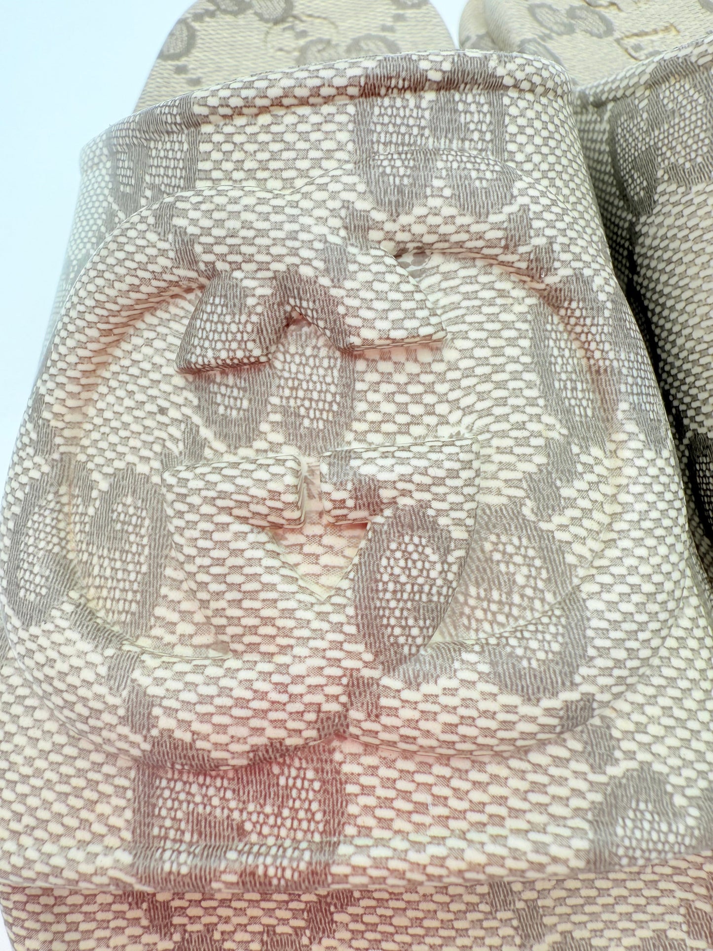 Sandals Luxury Designer By Gucci In Tan, Size:7