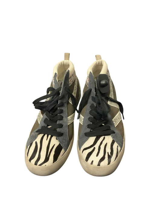 Shoes Sneakers By Gianni Bini In Zebra Print, Size: 8.5