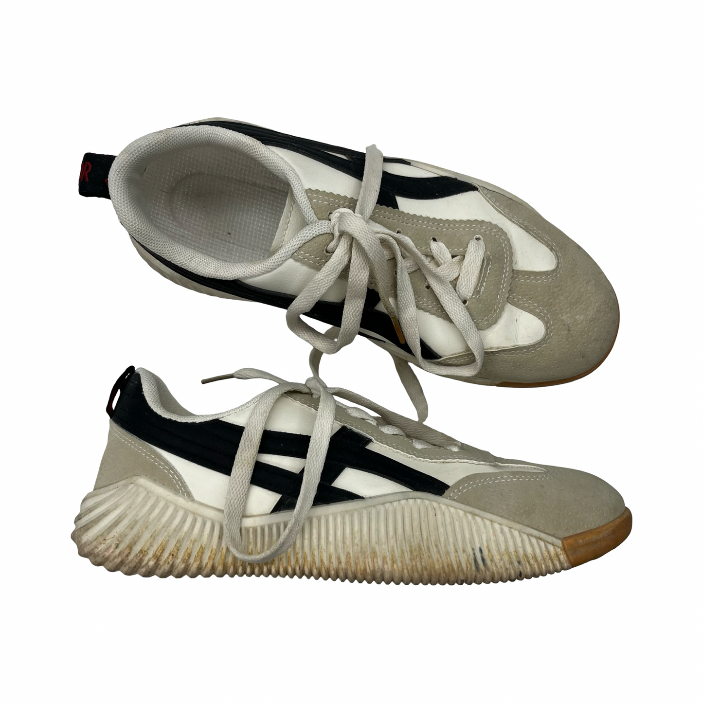 Shoes Sneakers By Clothes Mentor In Black & Cream, Size:10.5