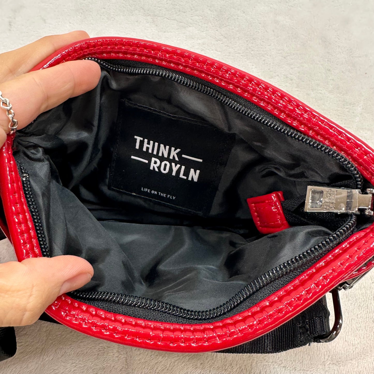 Crossbody By Think Royln, Size: Small