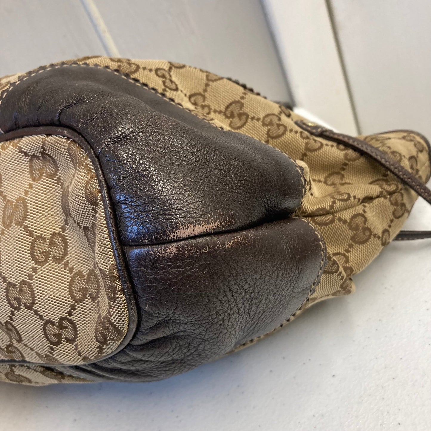 Handbag Luxury Designer By Gucci In Brown & Tan, Size:Medium