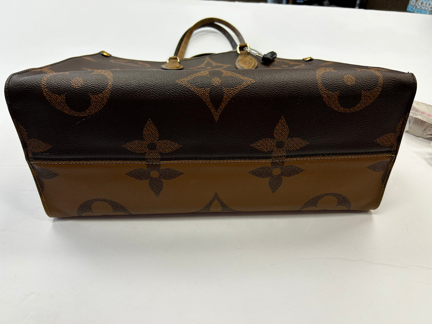 Handbag Luxury Designer By Louis Vuitton, Size: Large