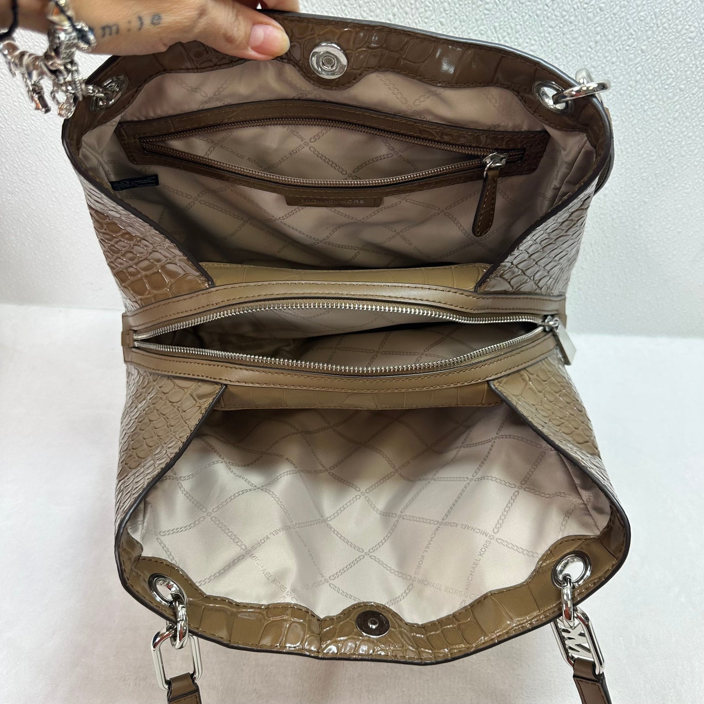 Handbag Designer By Michael Kors, Size: Medium