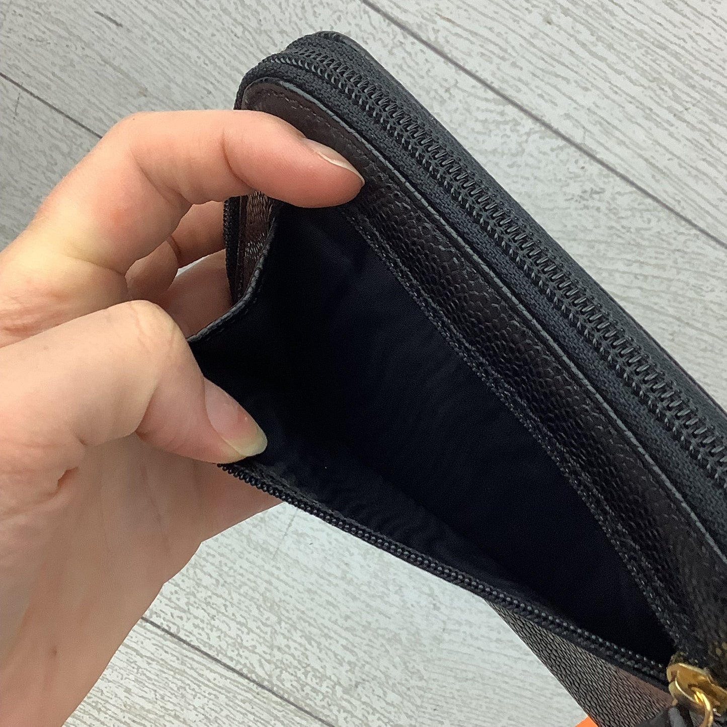 Wallet Luxury Designer By Chanel, Size: Medium