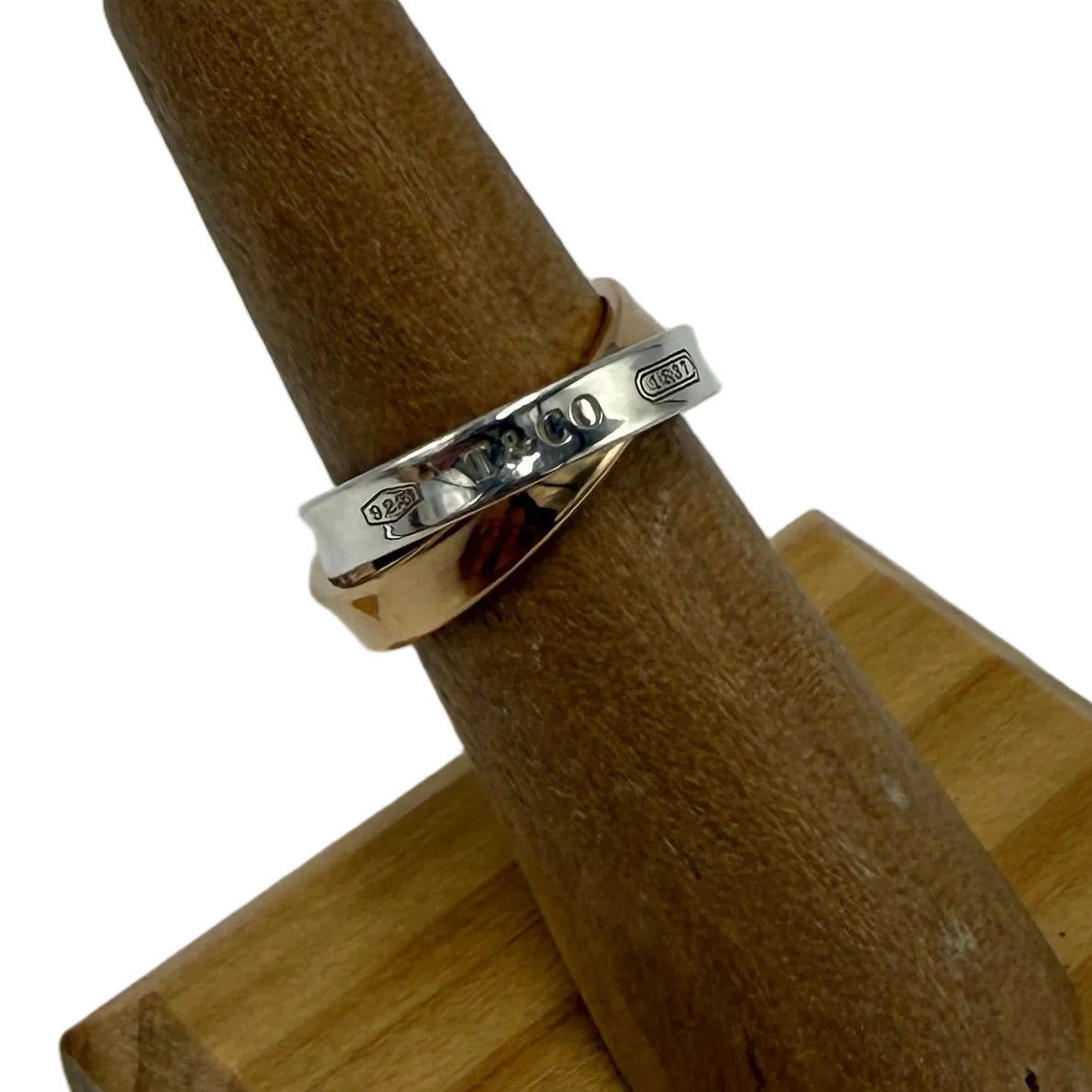 Tiffany & Company 18K Interlocking Luxury Ring, Size: 5.5