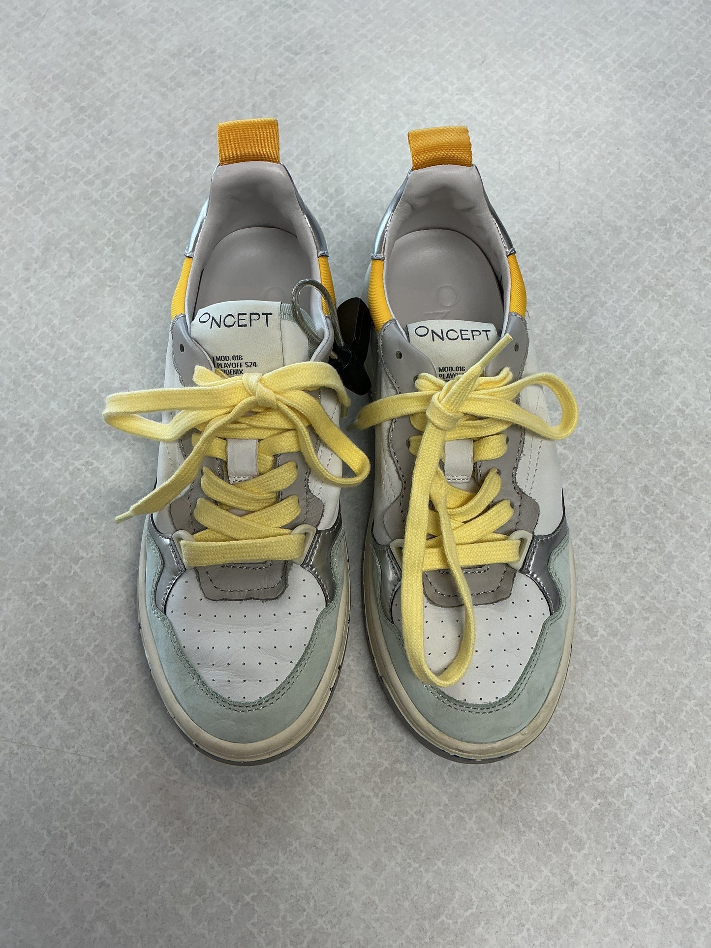 Shoes Sneakers By Cma In White, Size:7