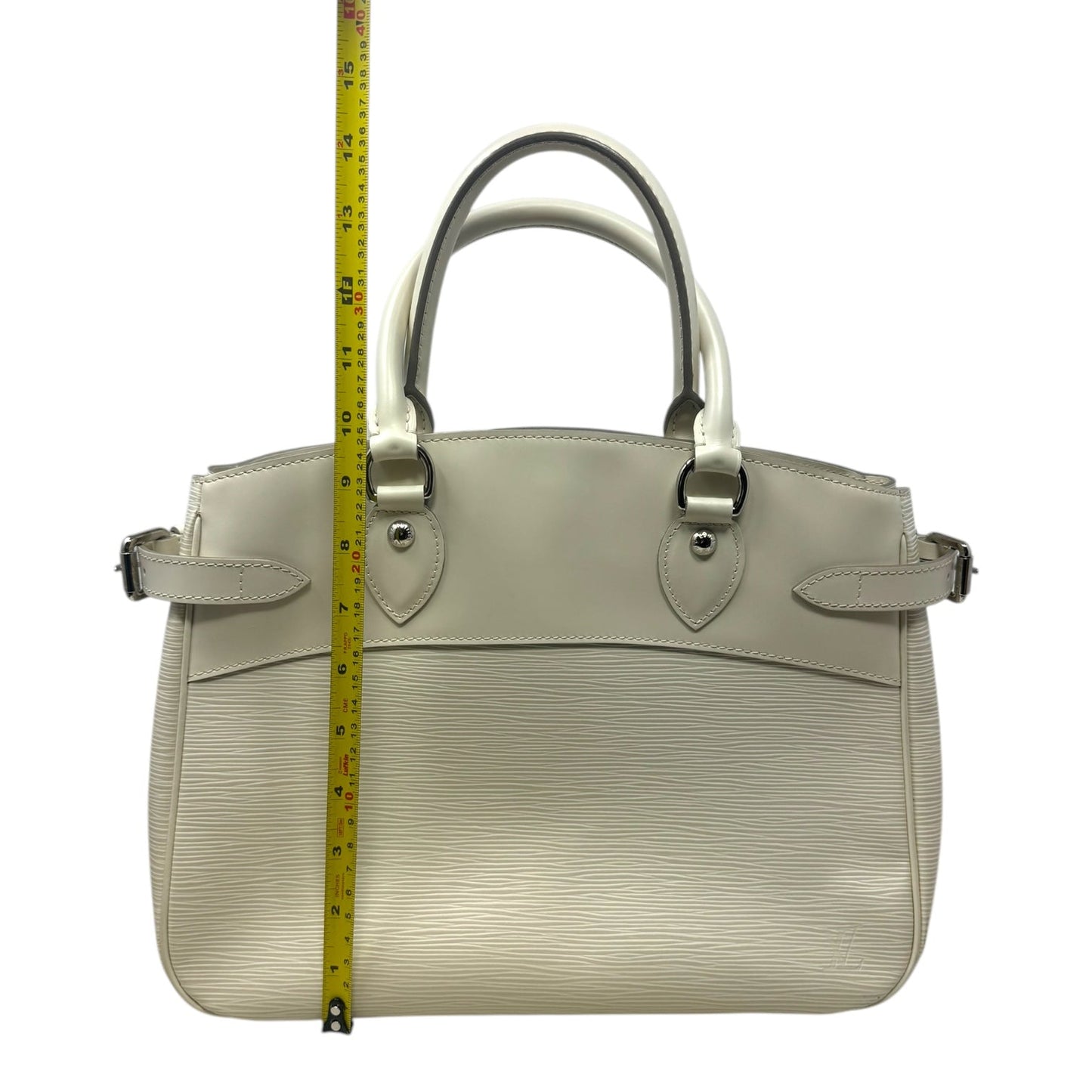 Epi Passy Ivory Leather Shoulder Handbag Luxury Designer By Louis Vuitton, Size: Medium